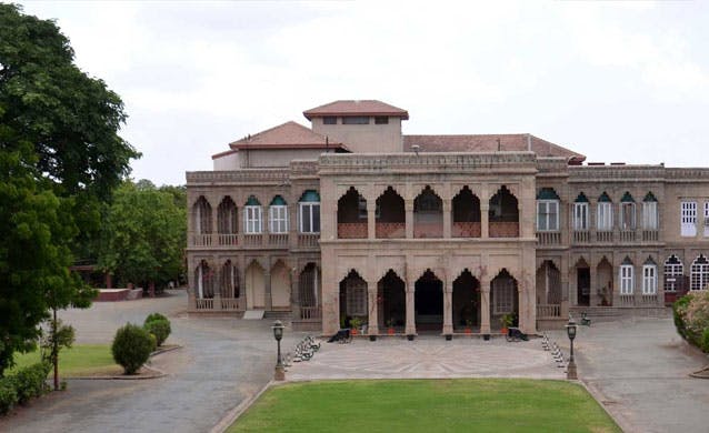 Nilambag palace