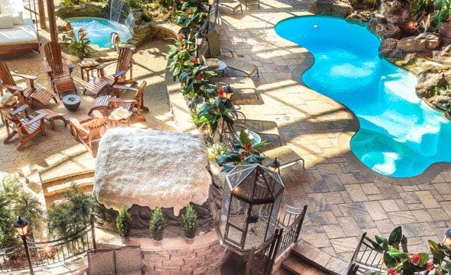  Hotel Universel