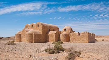 amra-castle-glasm
