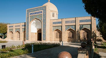 Bahautdin-Nakshbandi-Necropolis-01-classi