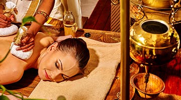 podikizhi-and-shirodhara-session-01