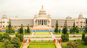 the-golden-chariot-pride-of-the-south-02