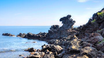 yongduam-rock-jeju